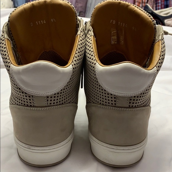 Louis Vuitton sneakers. 100% Authentic. - Picture 3 of 5
